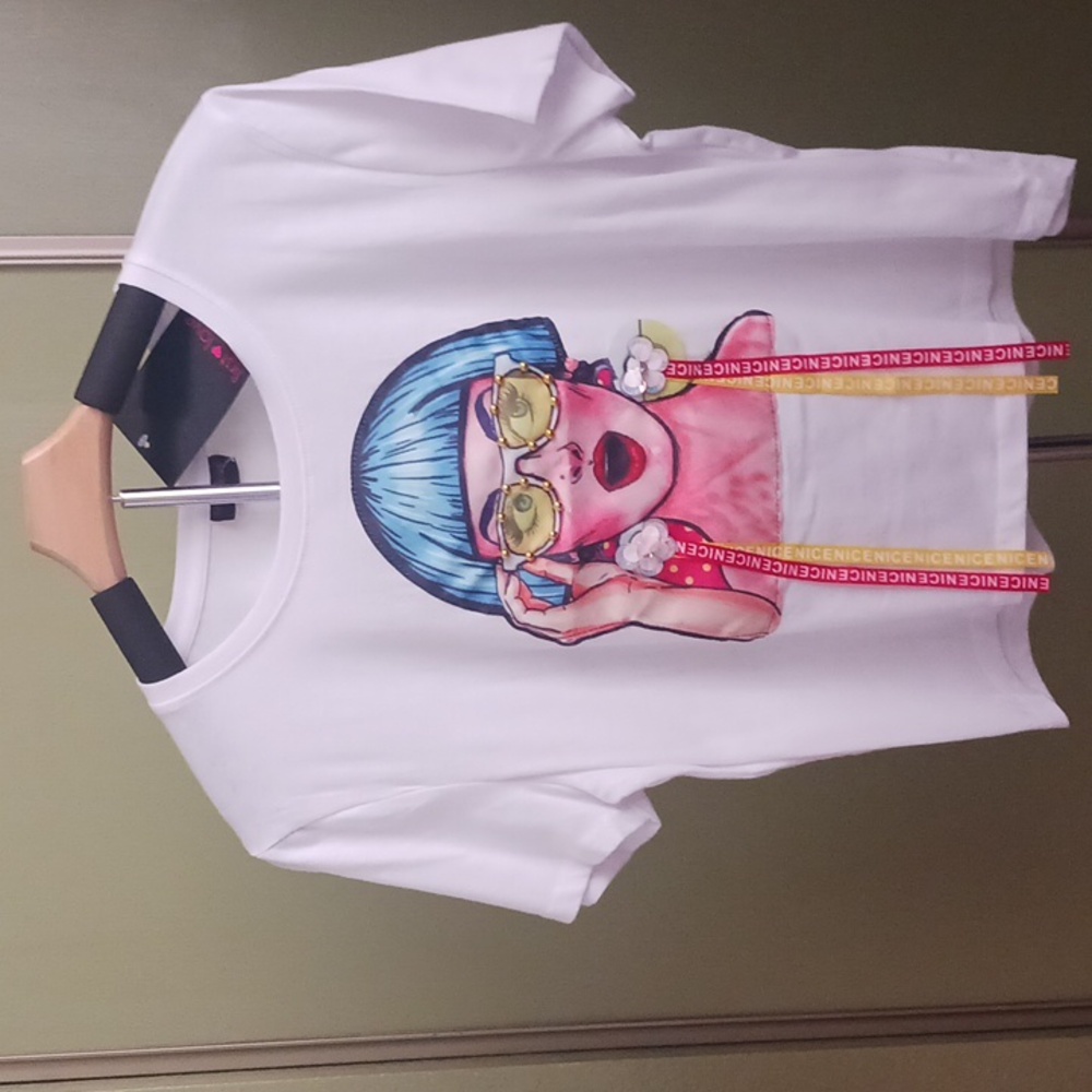 EMBELLISHED GRAPHIC CROPPED T SHIRT